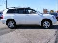 Super White - Highlander V6 4WD Photo No. 2