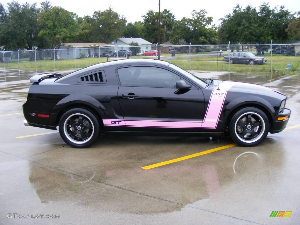 2006 Mustang GT Premium Coupe - Black / Dark Charcoal photo #2