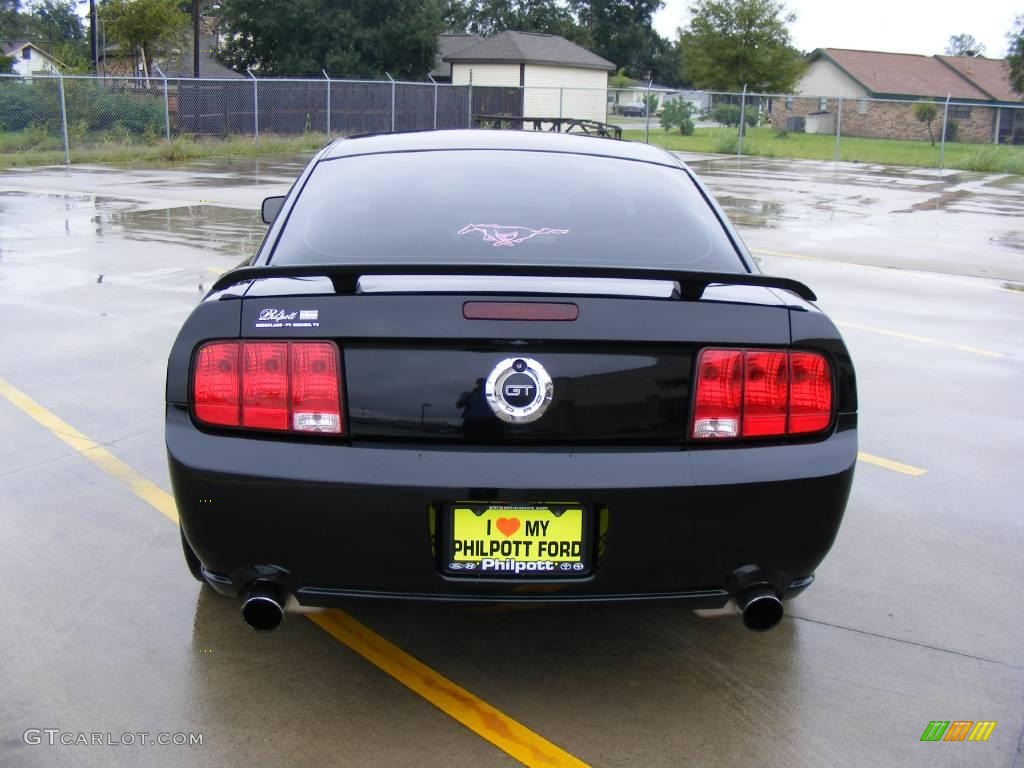 2006 Mustang GT Premium Coupe - Black / Dark Charcoal photo #4