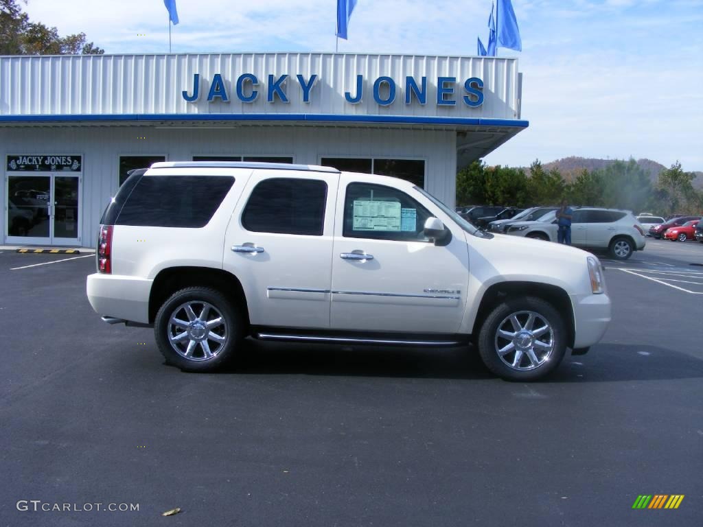 2009 Yukon Denali AWD - White Diamond Tricoat / Cocoa/Light Cashmere photo #1