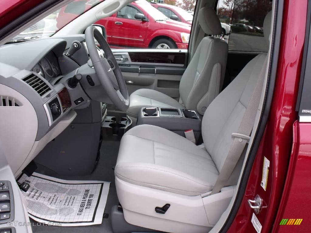 2010 Town & Country Touring - Inferno Red Crystal Pearl / Medium Slate Gray/Light Shale photo #5