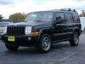 Black - Commander 4x4 Photo No. 3