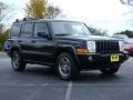 Black - Commander 4x4 Photo No. 9