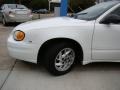 2004 Summit White Pontiac Grand Am SE Sedan  photo #23