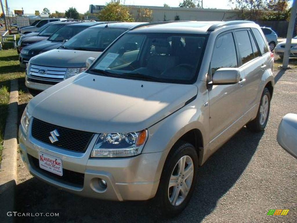 2007 Grand Vitara Luxury 4x4 - Clear Beige Metallic / Beige photo #1