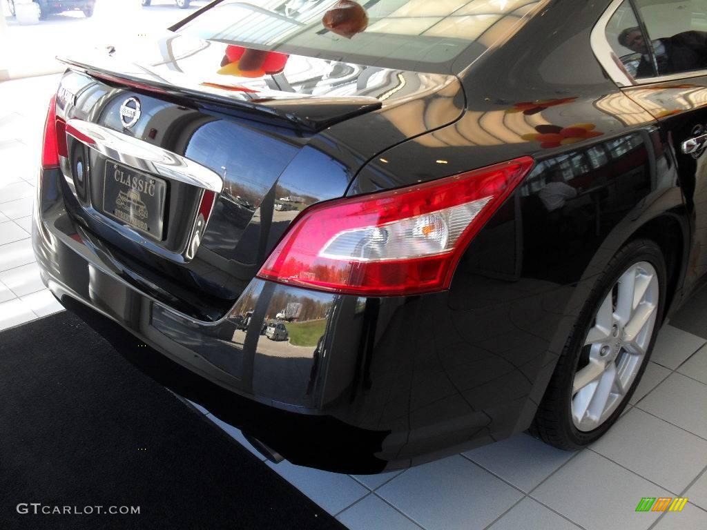 2009 Maxima 3.5 SV - Super Black / Charcoal photo #10