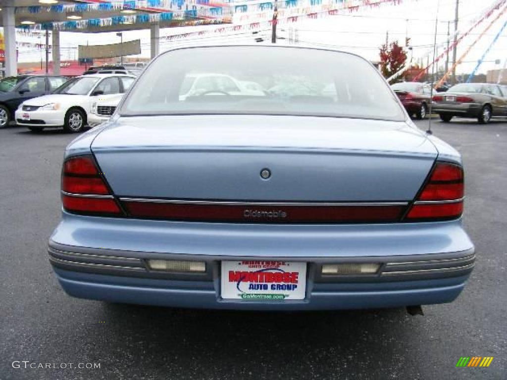 1993 Eighty-Eight Royale - Light Sapphire Metallic / Blue photo #4