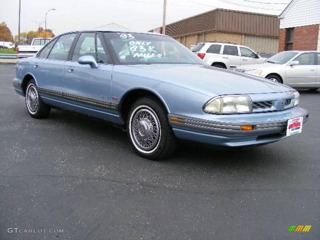 1993 Eighty-Eight Royale - Light Sapphire Metallic / Blue photo #7
