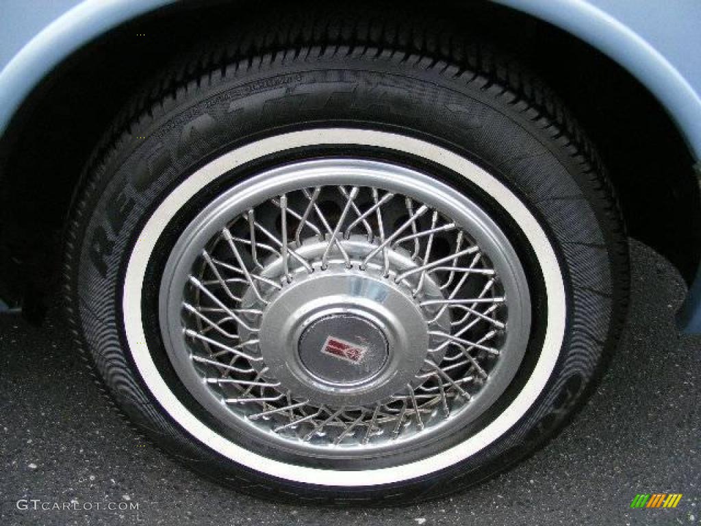 1993 Eighty-Eight Royale - Light Sapphire Metallic / Blue photo #25