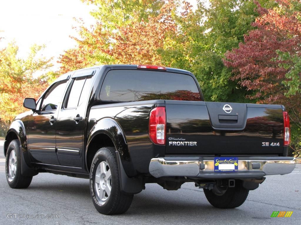 2006 Frontier SE Crew Cab 4x4 - Super Black / Steel photo #3