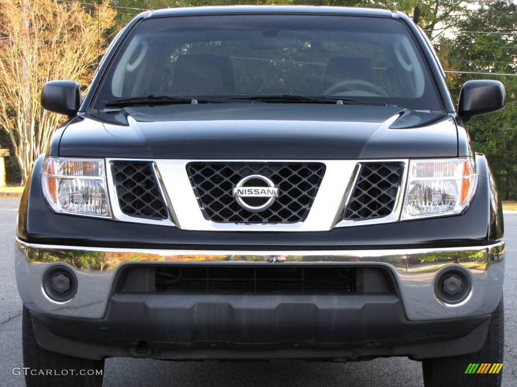 2006 Frontier SE Crew Cab 4x4 - Super Black / Steel photo #11