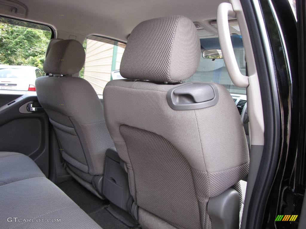 2006 Frontier SE Crew Cab 4x4 - Super Black / Steel photo #29