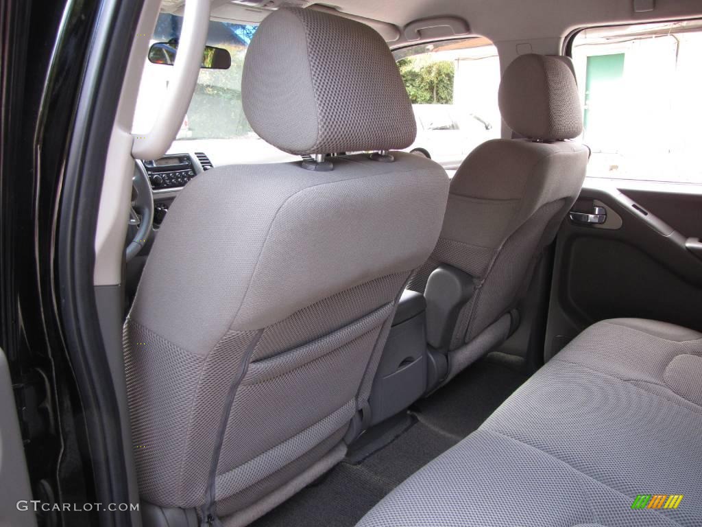 2006 Frontier SE Crew Cab 4x4 - Super Black / Steel photo #30