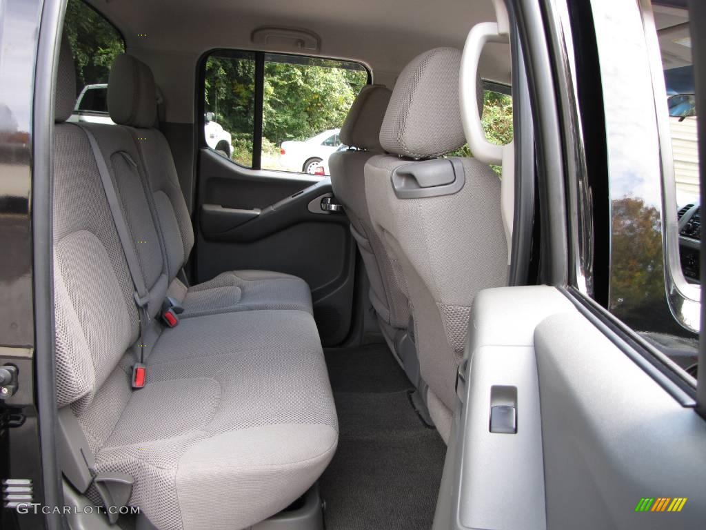 2006 Frontier SE Crew Cab 4x4 - Super Black / Steel photo #31