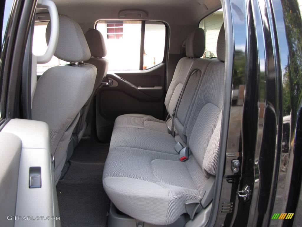 2006 Frontier SE Crew Cab 4x4 - Super Black / Steel photo #32