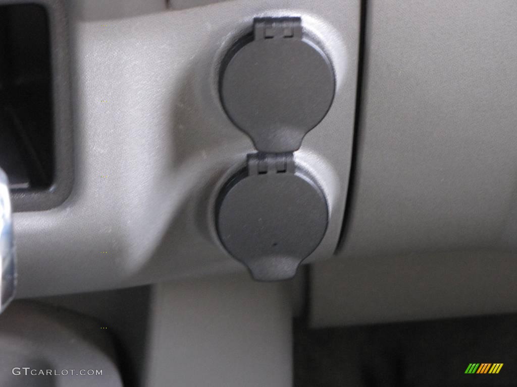 2006 Frontier SE Crew Cab 4x4 - Super Black / Steel photo #52