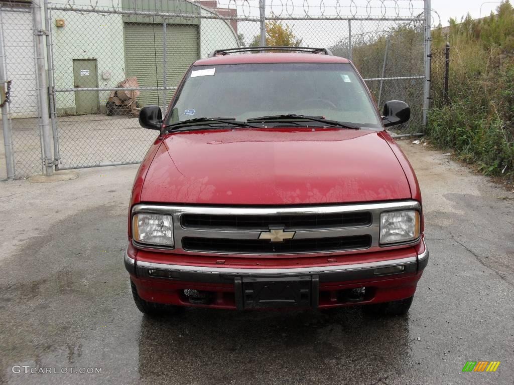 1995 Blazer LT 4x4 - Medium Red Metallic / Brown photo #1