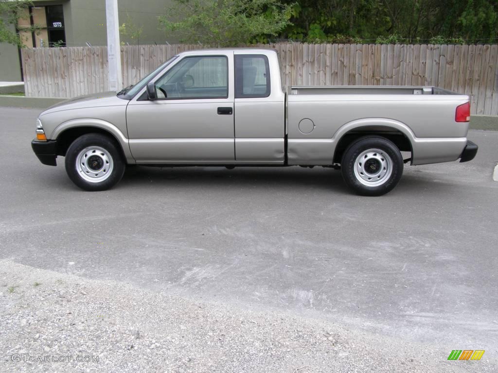 2003 S10 Extended Cab - Light Pewter Metallic / Graphite photo #11