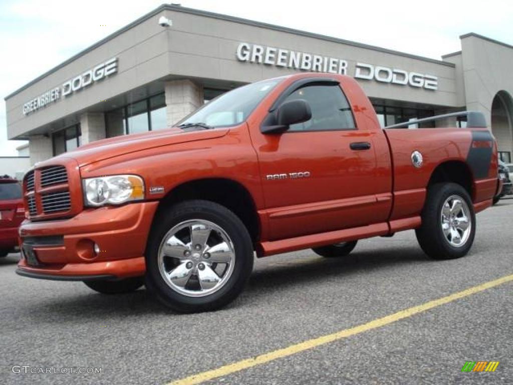 2005 Ram 1500 SLT Daytona Regular Cab 4x4 - Go ManGo! / Dark Slate Gray photo #2