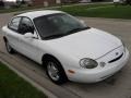 1996 Vibrant White Ford Taurus GL  photo #3