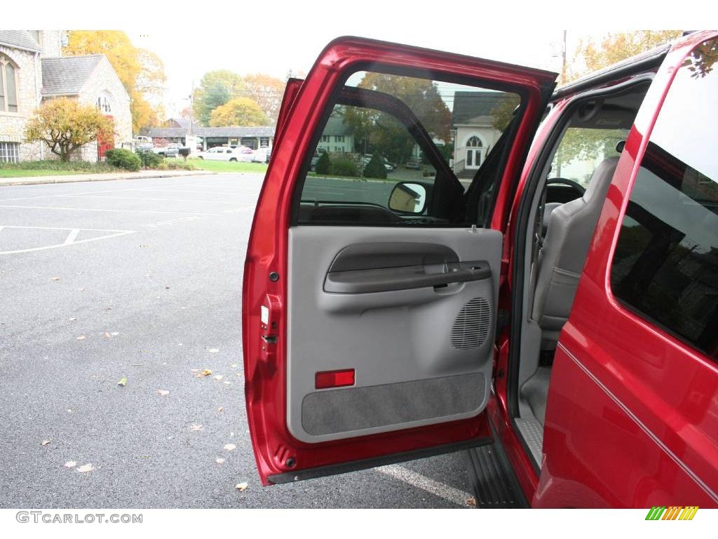 2003 Excursion XLT 4x4 - Red Fire Metallic / Medium Flint photo #12