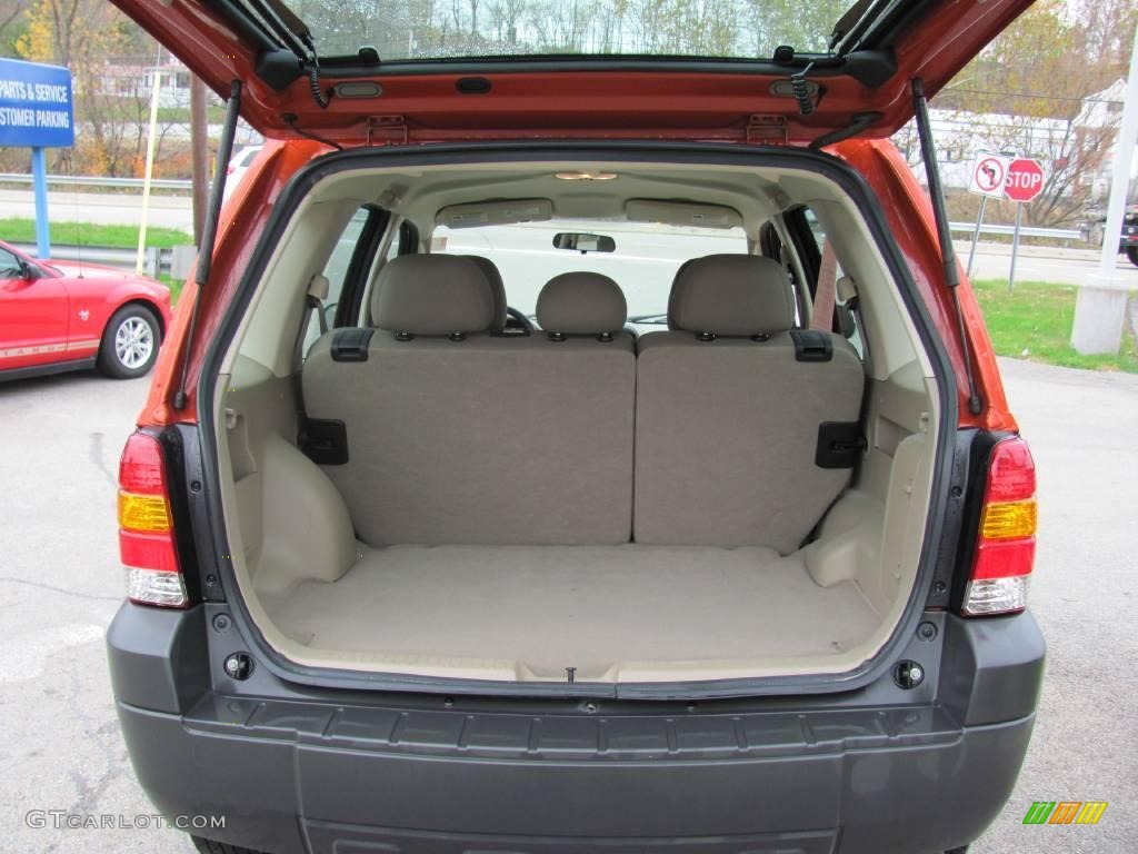 2006 Escape XLS 4WD - Blazing Copper Metallic / Medium/Dark Pebble photo #13