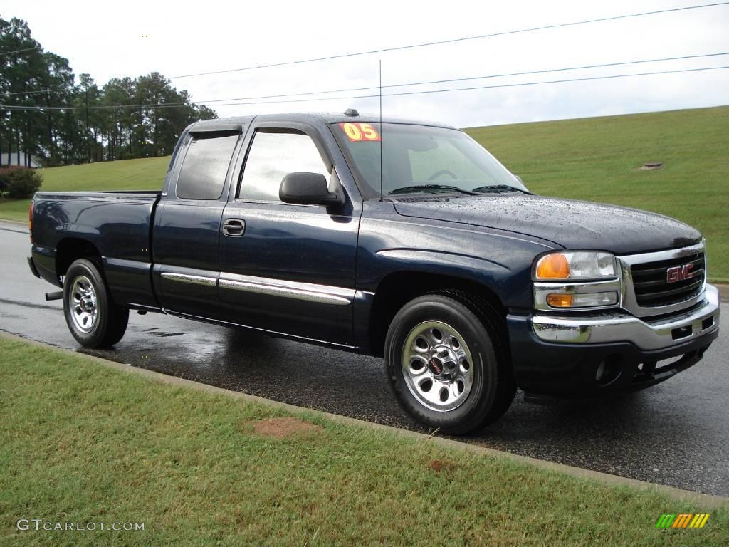 Deep Blue Metallic GMC Sierra 1500