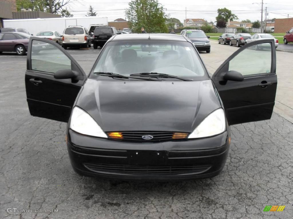 Pitch Black Ford Focus