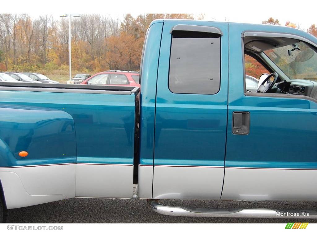 2000 F350 Super Duty XLT Extended Cab 4x4 Dually - Island Blue Metallic / Medium Graphite photo #45
