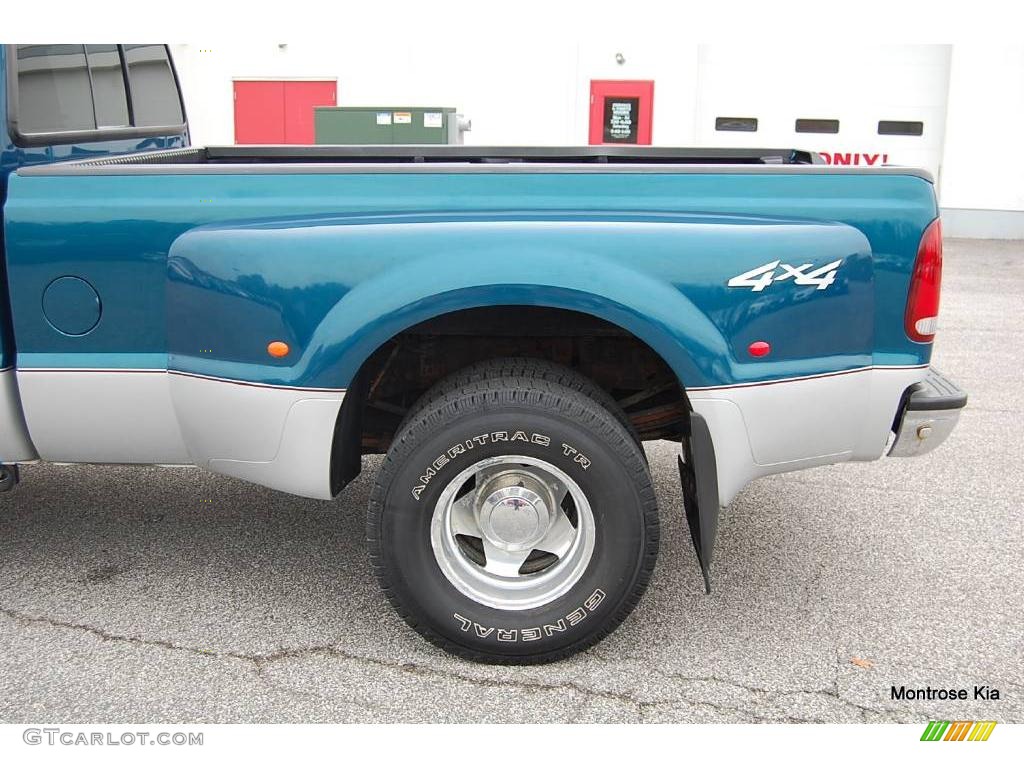 2000 F350 Super Duty XLT Extended Cab 4x4 Dually - Island Blue Metallic / Medium Graphite photo #47