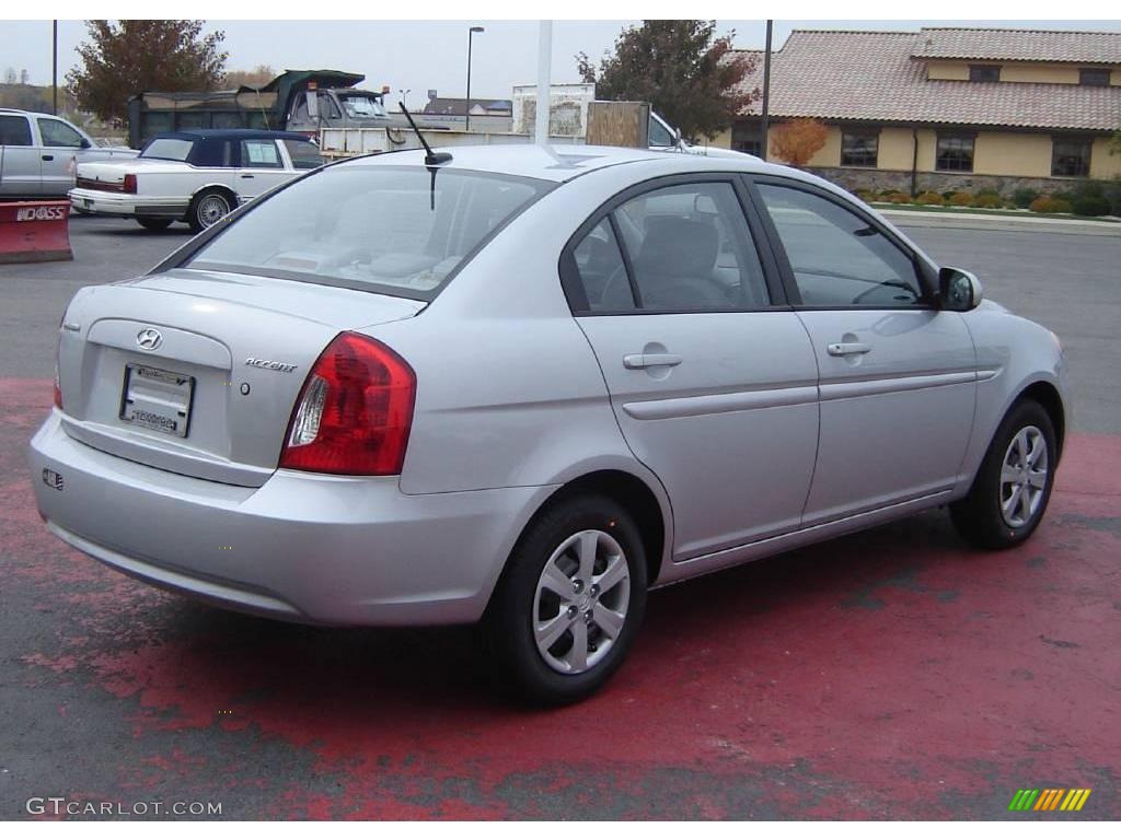 2010 Accent GLS 4 Door - Platinum Silver / Gray photo #5