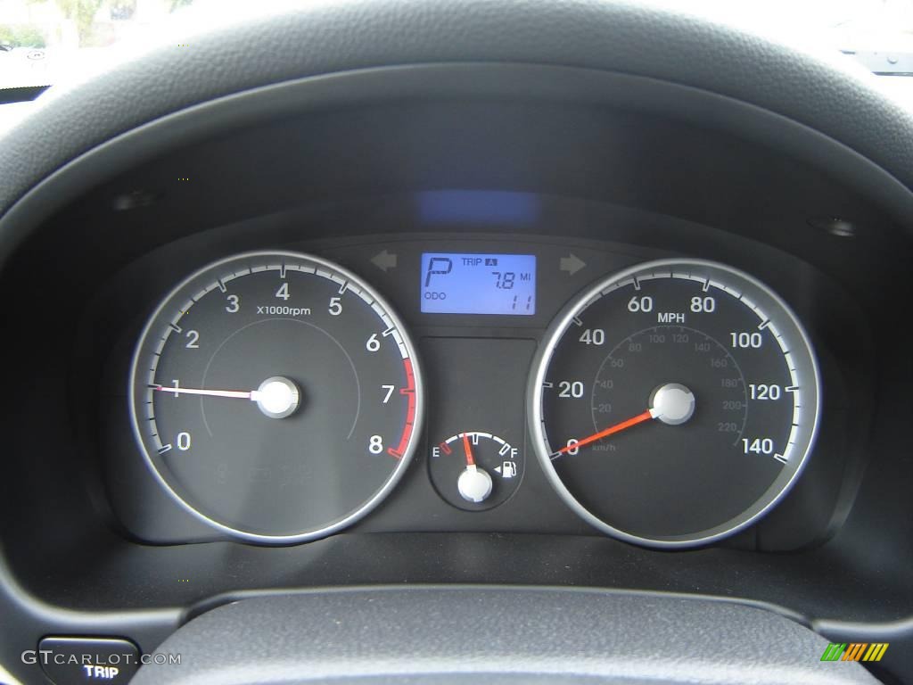 2010 Accent GLS 4 Door - Platinum Silver / Gray photo #12