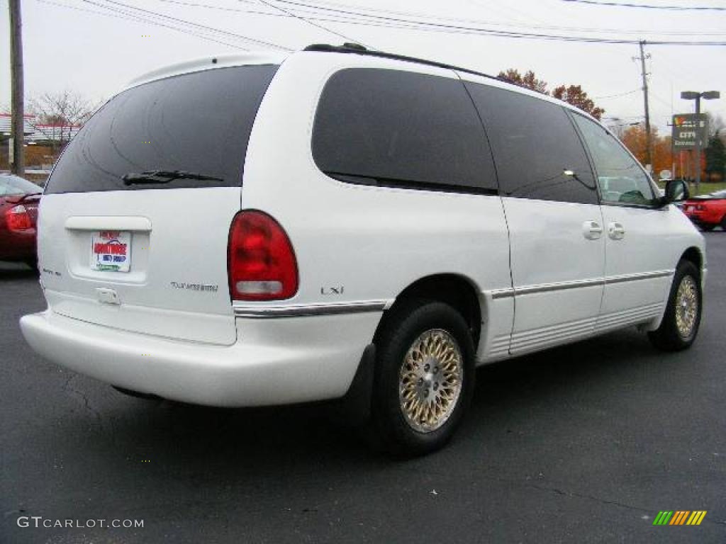1997 Town & Country LXi - Stone White / Camel photo #5