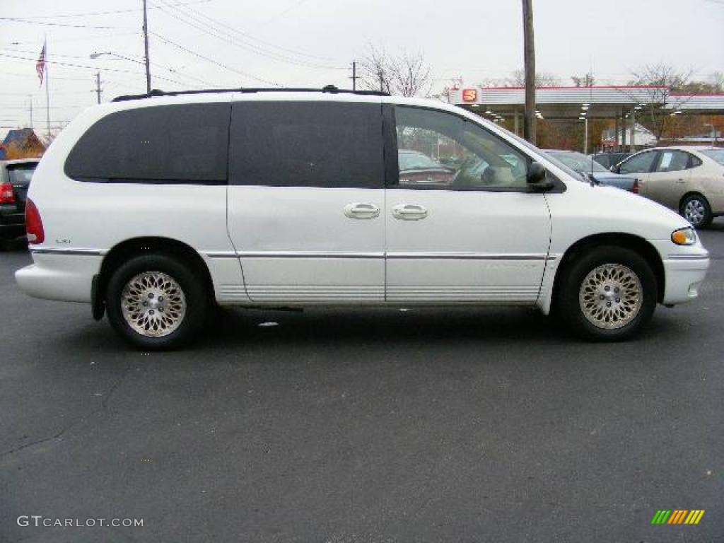 1997 Town & Country LXi - Stone White / Camel photo #6