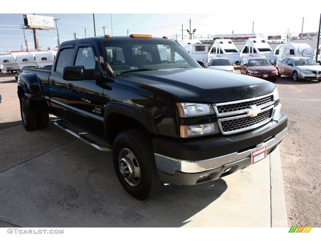 2005 Silverado 3500 LS Crew Cab Dually - Black / Dark Charcoal photo #2