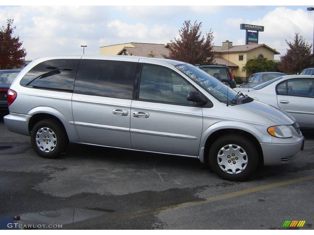 2002 Town & Country LX - Bright Silver Metallic / Sandstone photo #7