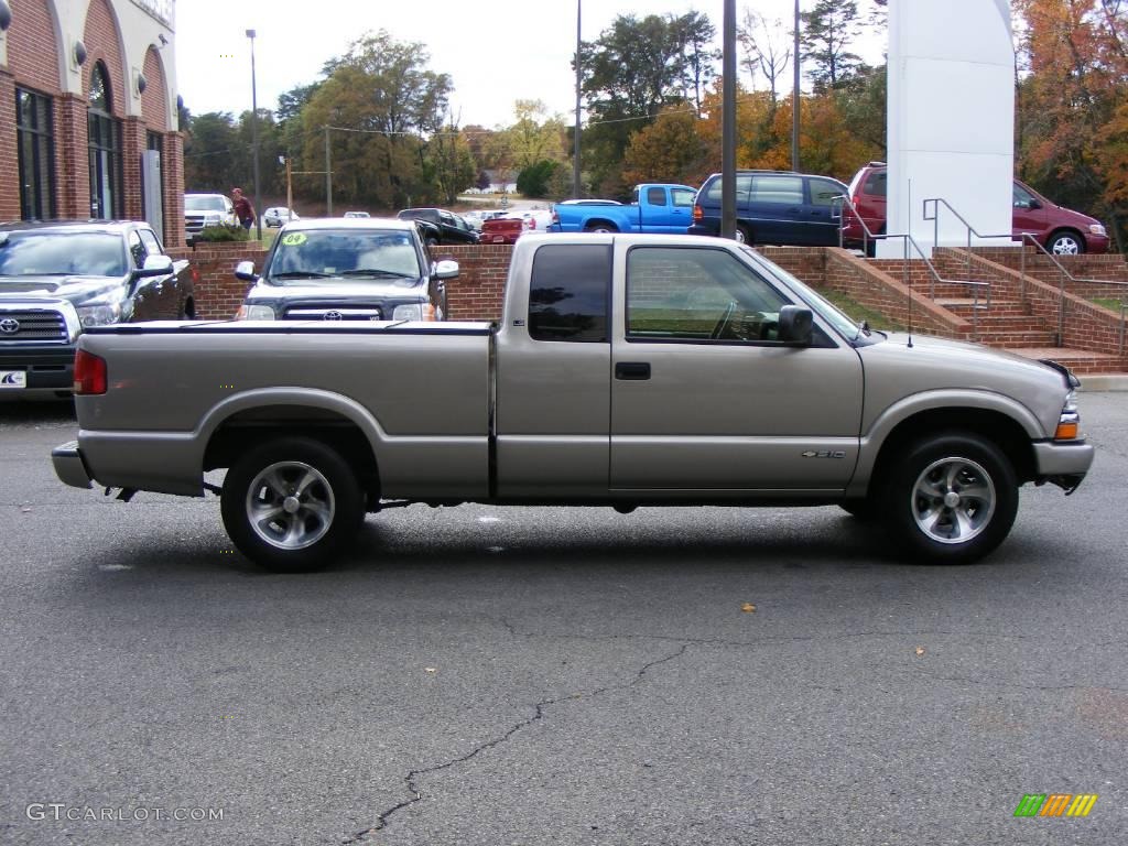 2003 S10 LS Extended Cab - Light Pewter Metallic / Graphite photo #13