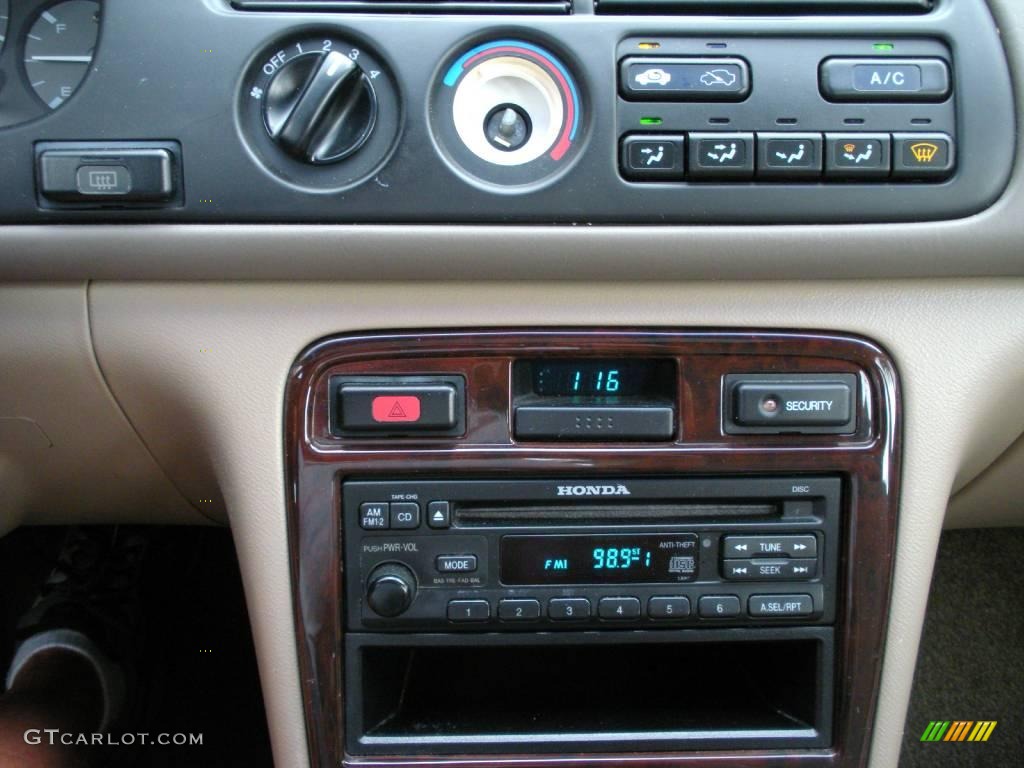 1997 Honda Accord SE Sedan Controls Photo #20625642