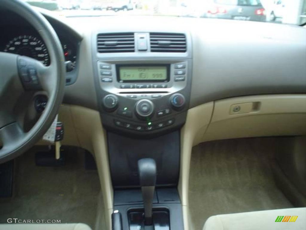 2007 Accord Value Package Sedan - Taffeta White / Ivory photo #8