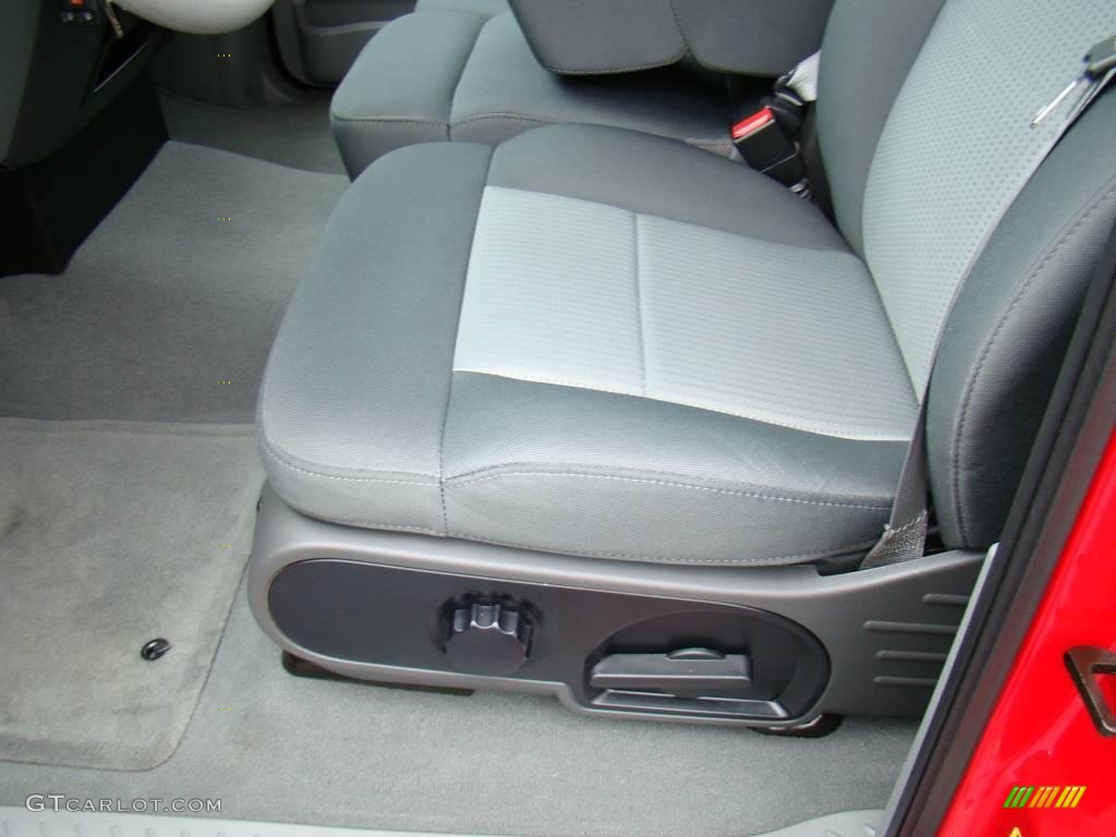 2007 F150 XLT Regular Cab - Bright Red / Medium Flint photo #18