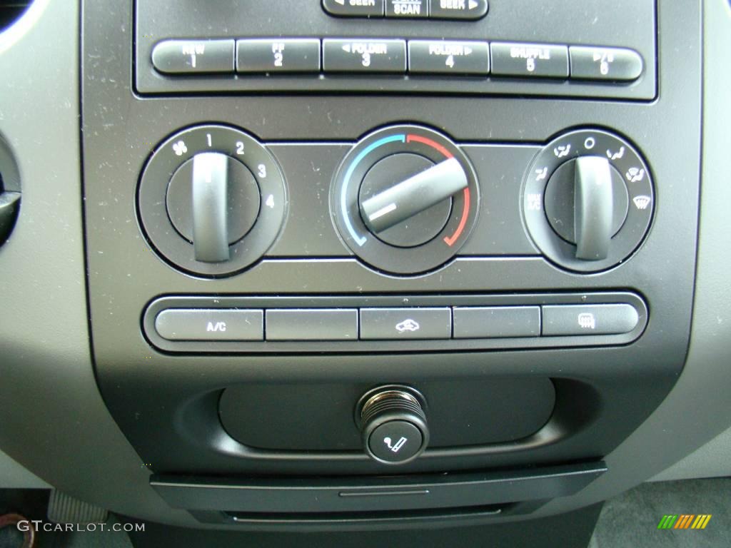 2007 F150 XLT Regular Cab - Bright Red / Medium Flint photo #22