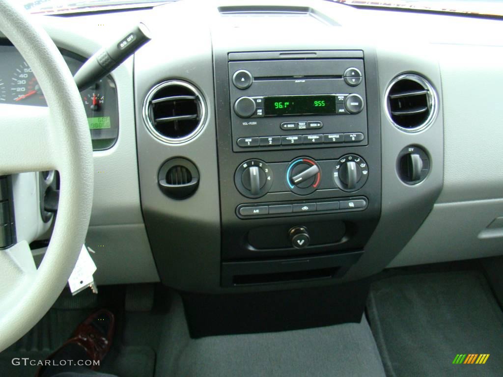 2007 F150 XLT Regular Cab - Bright Red / Medium Flint photo #23