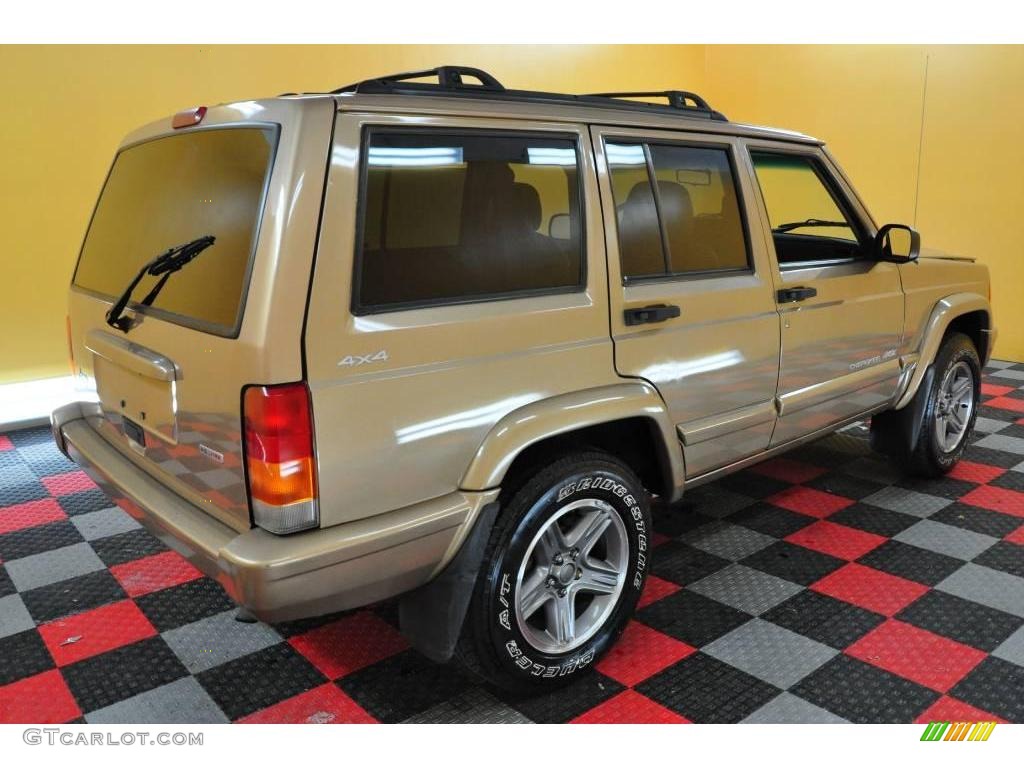 2000 Cherokee Classic 4x4 - Desert Sand Pearl / Camel Beige photo #6