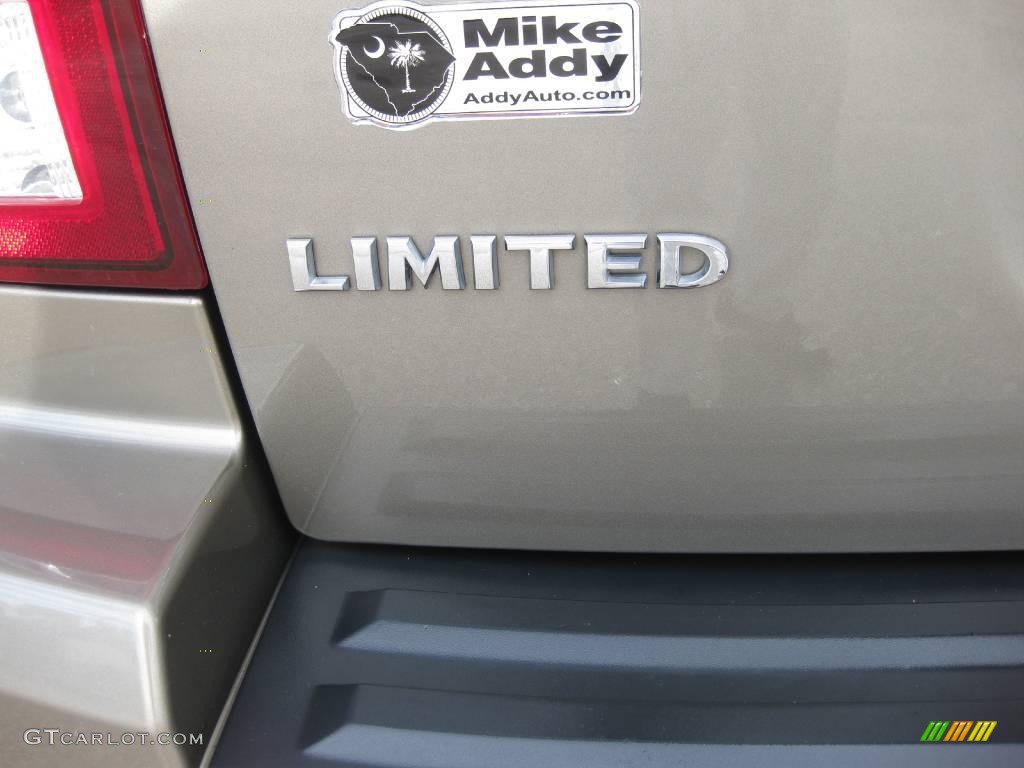2006 Grand Cherokee Limited - Light Khaki Metallic / Dark Khaki/Light Graystone photo #5