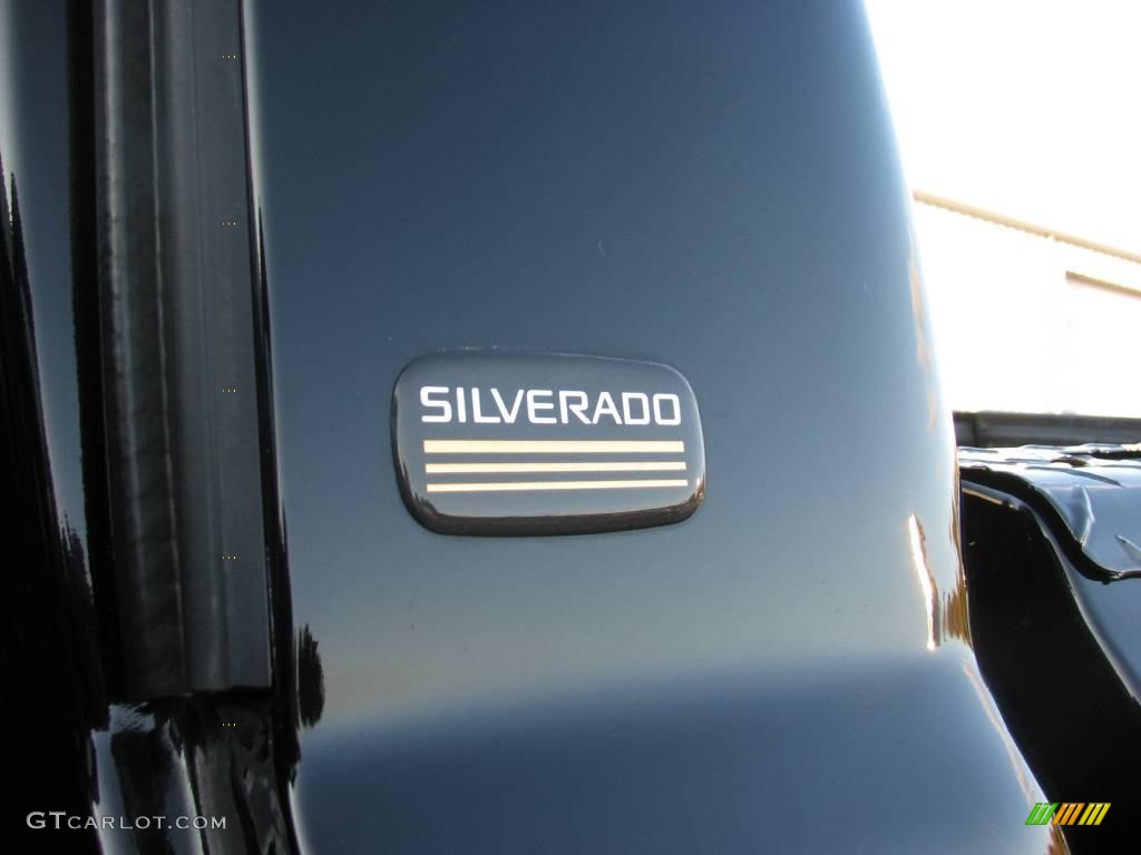 2004 Silverado 1500 Z71 Regular Cab 4x4 - Black / Dark Charcoal photo #12
