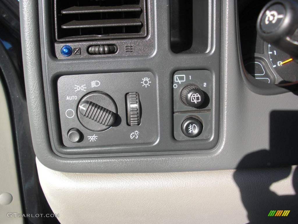 2004 Suburban 1500 LT - Dark Gray Metallic / Gray/Dark Charcoal photo #26