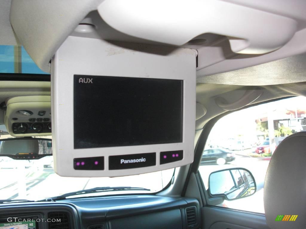 2004 Suburban 1500 LT - Dark Gray Metallic / Gray/Dark Charcoal photo #34