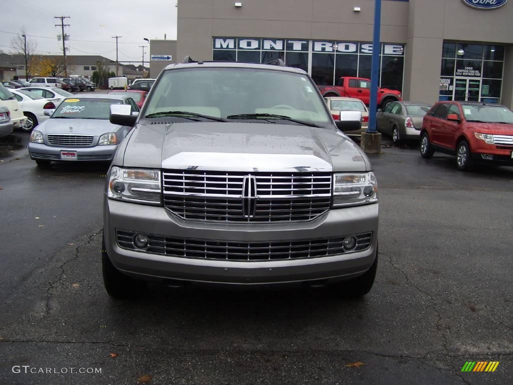 Vapor Silver Metallic Lincoln Navigator