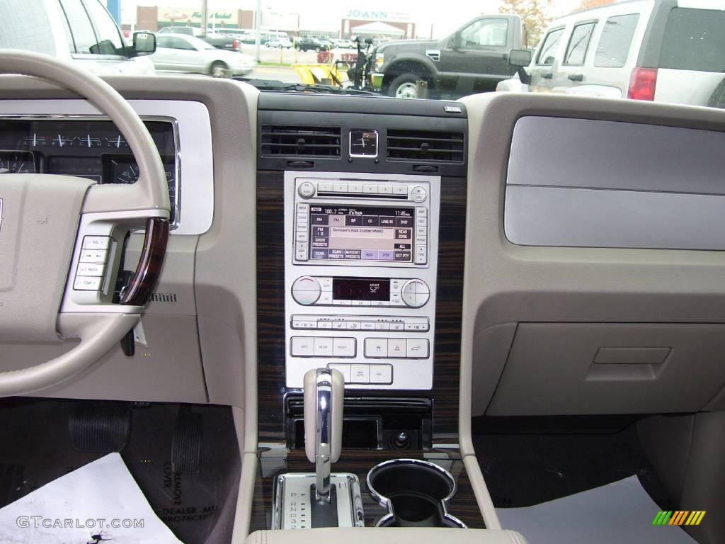 2008 Navigator Limited Edition 4x4 - Vapor Silver Metallic / Stone photo #7