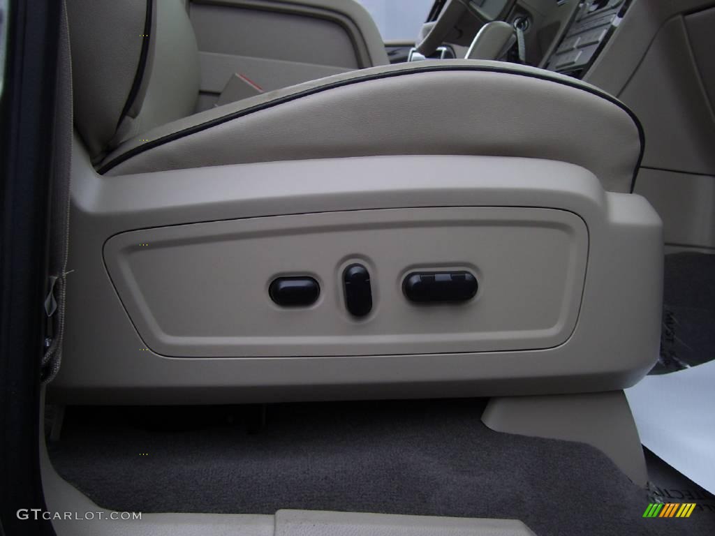 2008 Navigator Limited Edition 4x4 - Vapor Silver Metallic / Stone photo #16